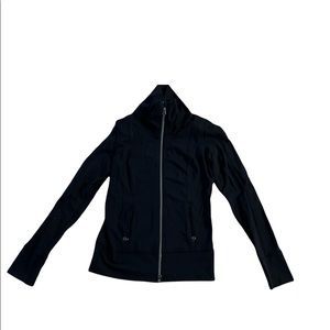 EUC black lululemmon zip up w/high collar size 6